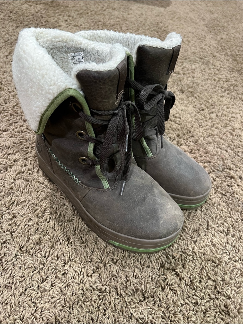 Keen Women's Brown Winter Lace-Up Boots with Cream Sherpa Collar